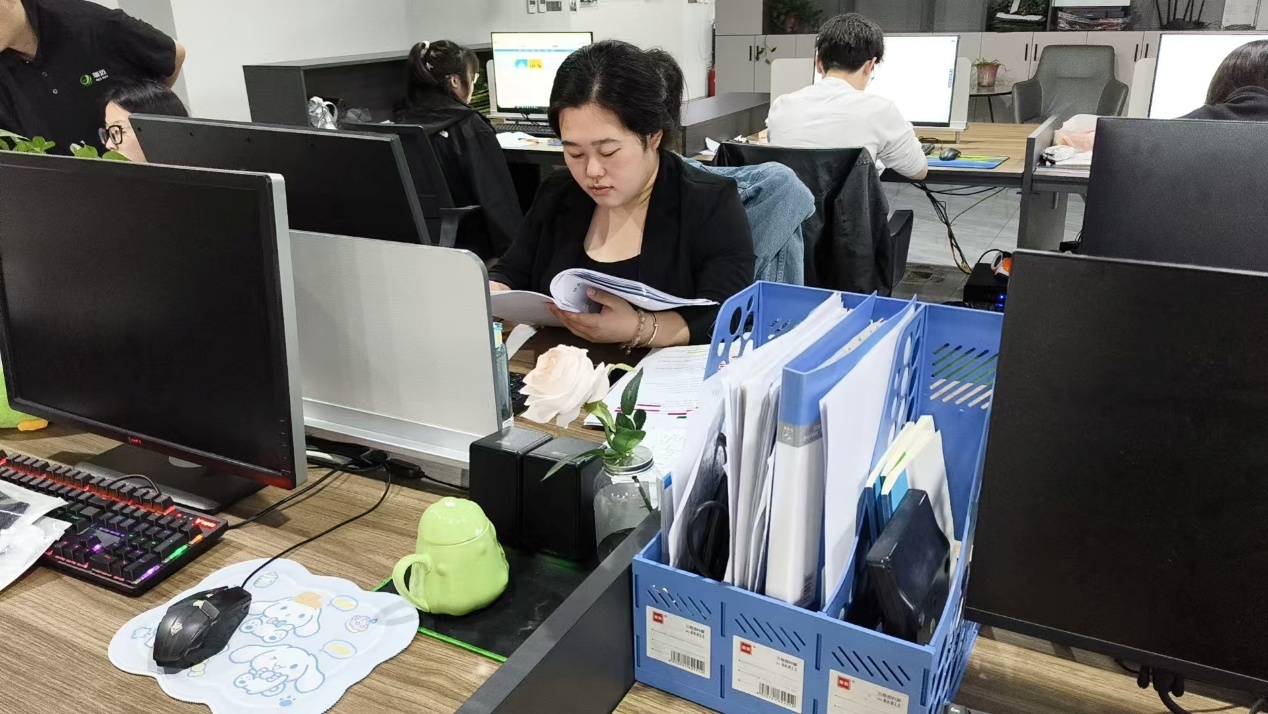 ְ�������飺��ѩ����ó�����ɳ��켣