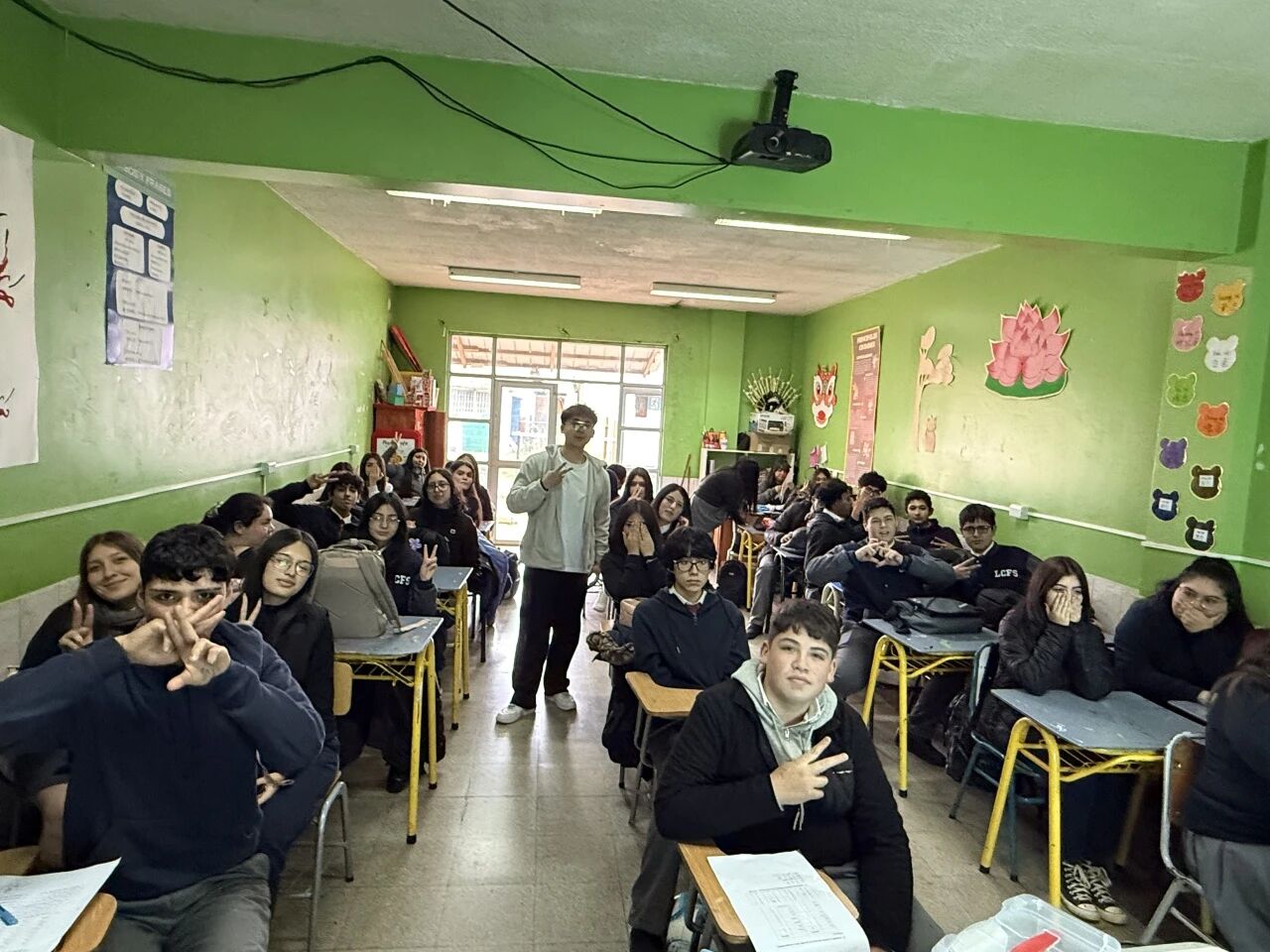 海外执教记:在异国课堂播撒中文种子,让世界听见中国文化的青春之声